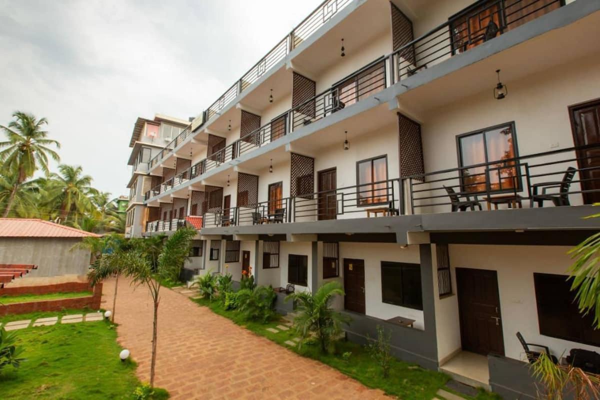 Pappi Chulo Resort *