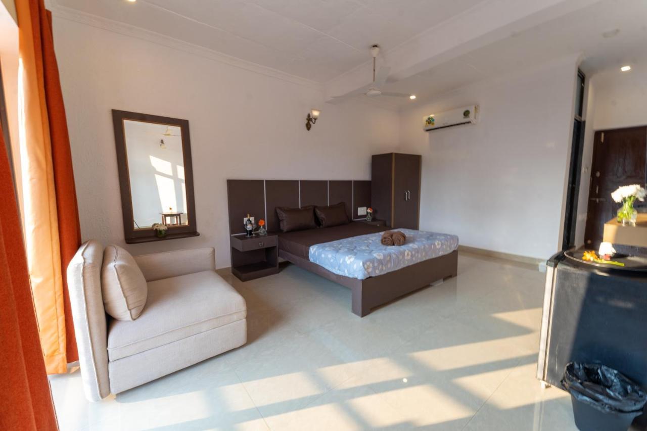 Pappi Chulo Resort Morjim