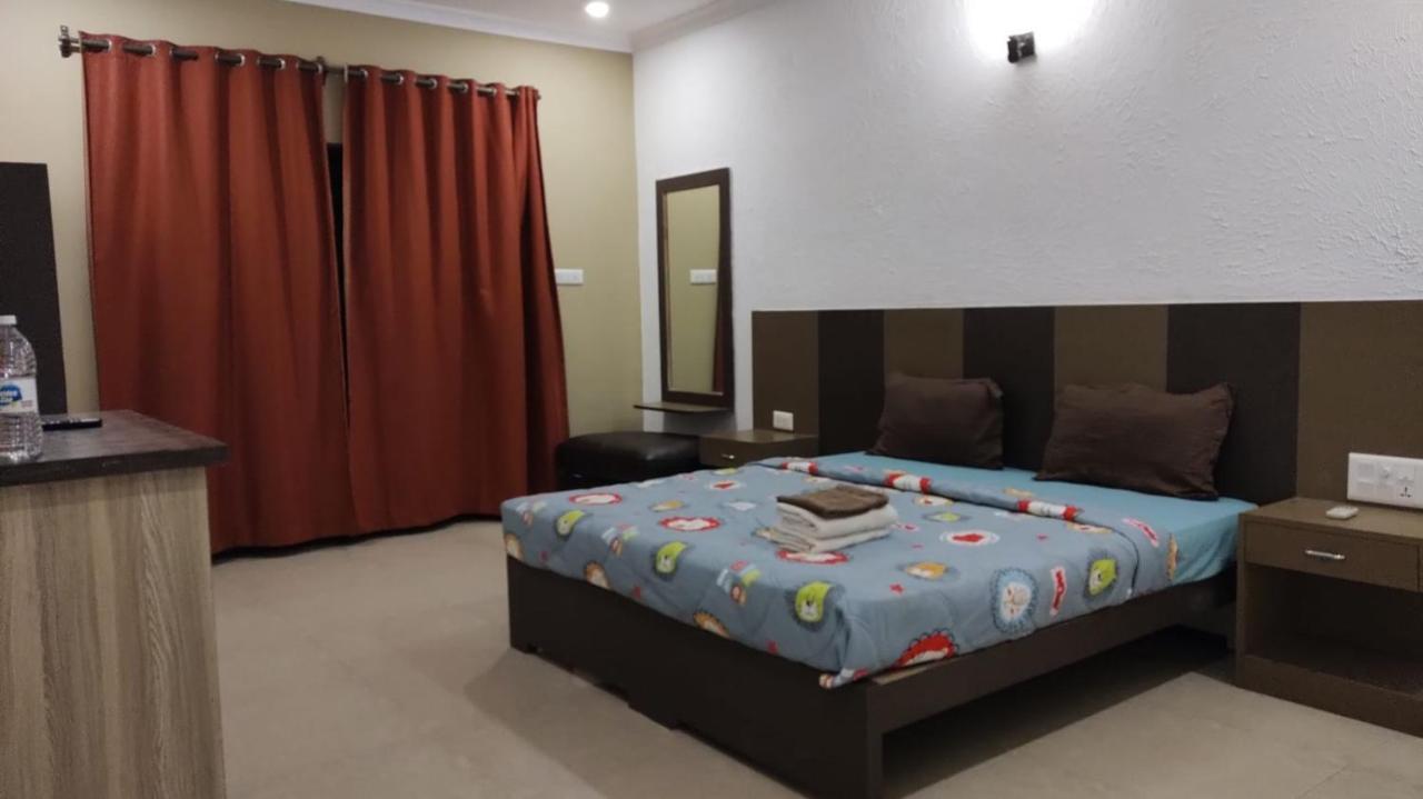 Pappi Chulo Resort Morjim